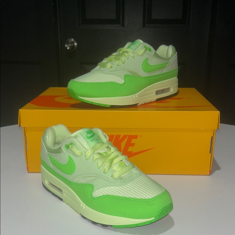 Nike Air Max 1 ‘87 “High Saturation Green Vapor” Women’s Size 9